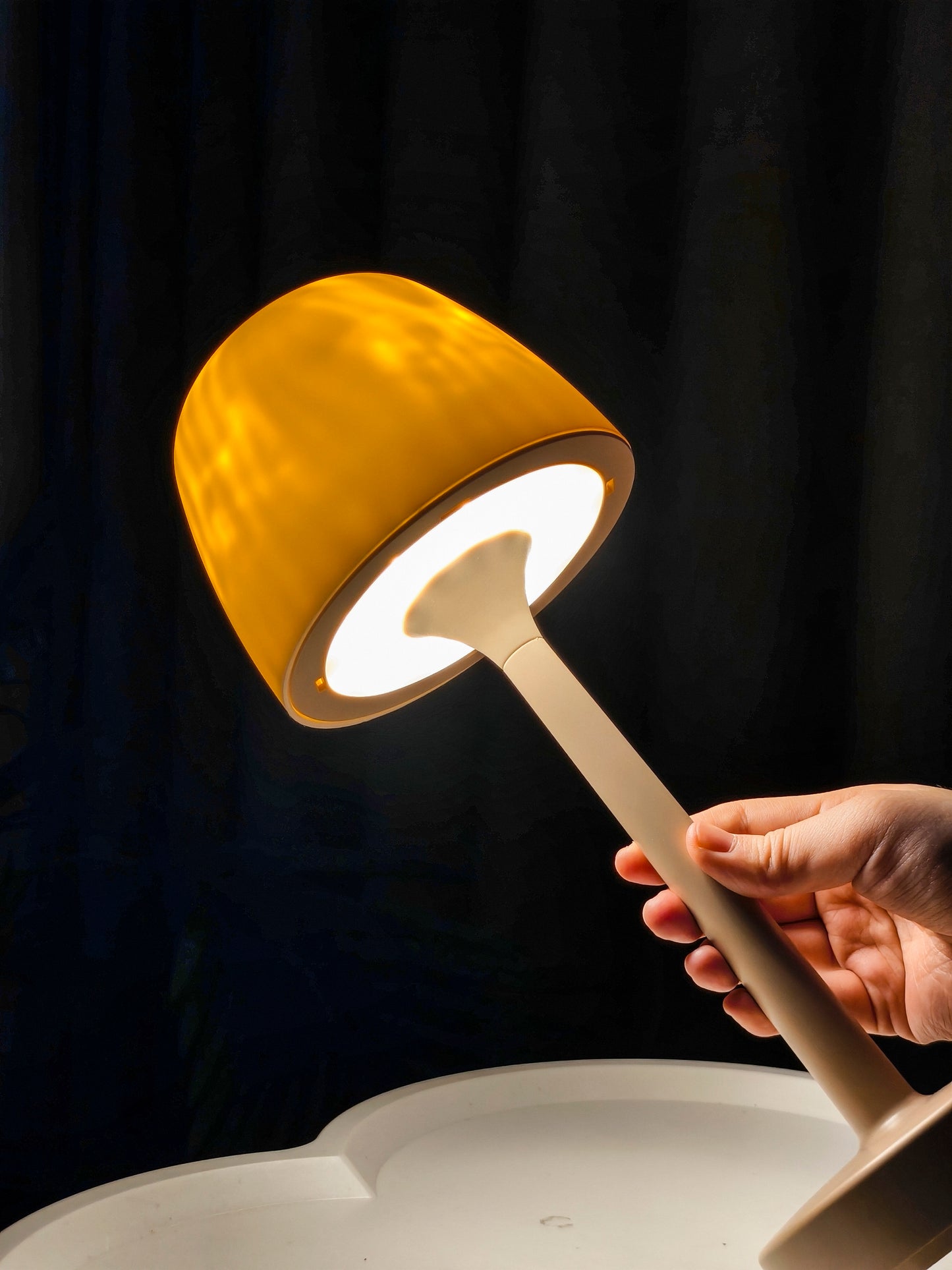 Lámpara de Mesa RGB Inalámbrica - Proyector de Olas del Océano